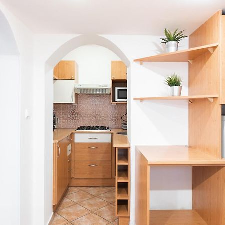 Budget Reznicka apartment Praag Buitenkant foto