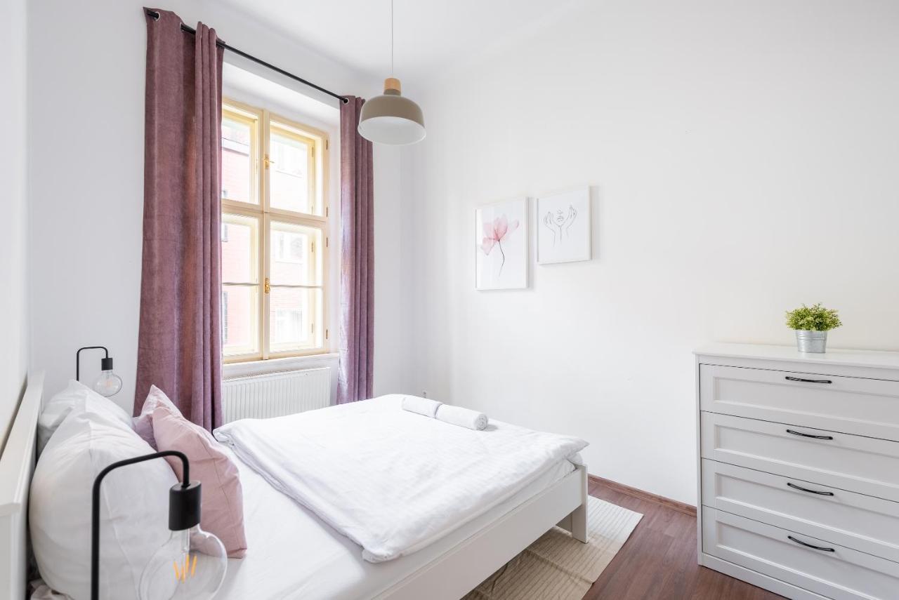 Budget Reznicka apartment Praag Buitenkant foto