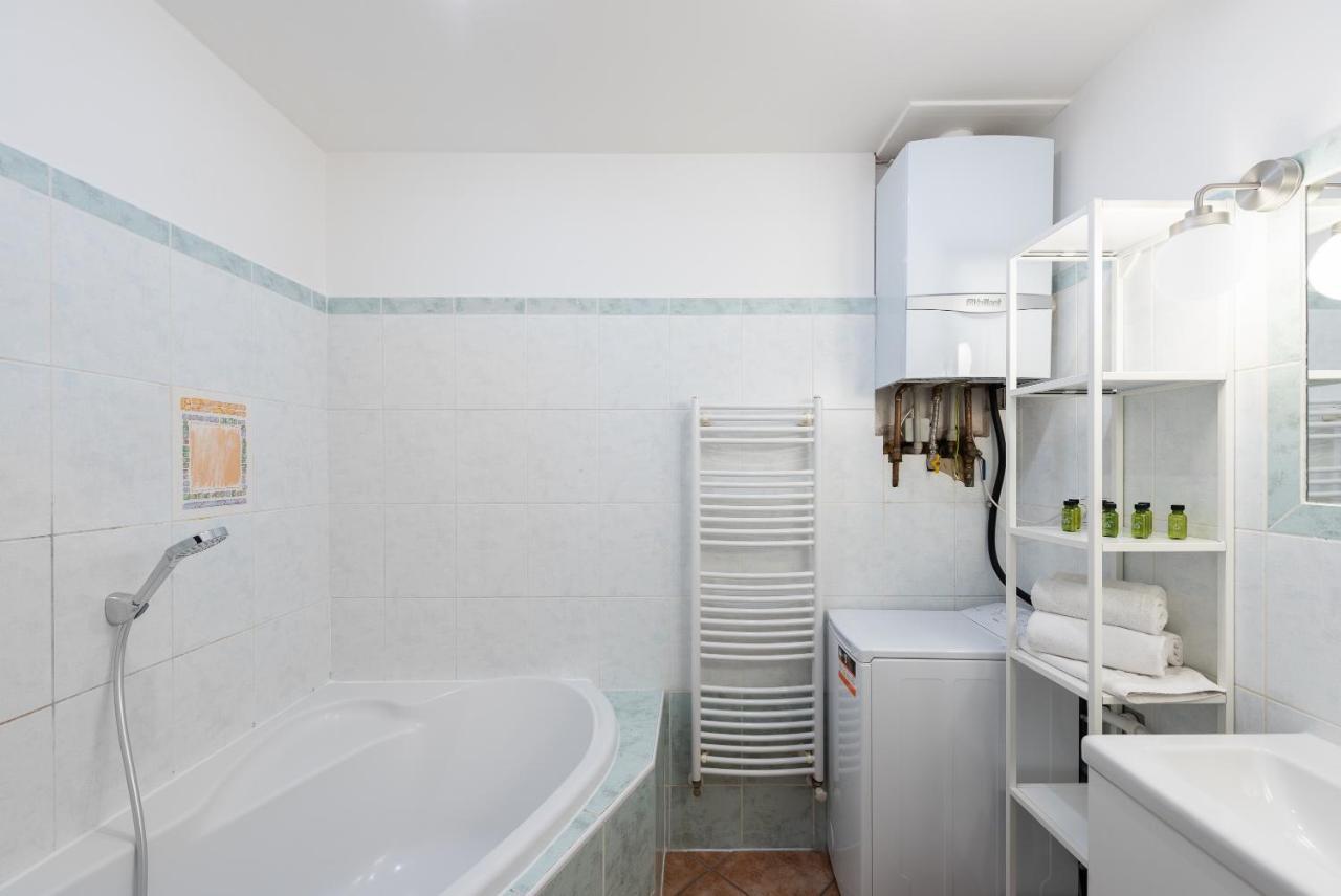 Budget Reznicka apartment Praag Buitenkant foto