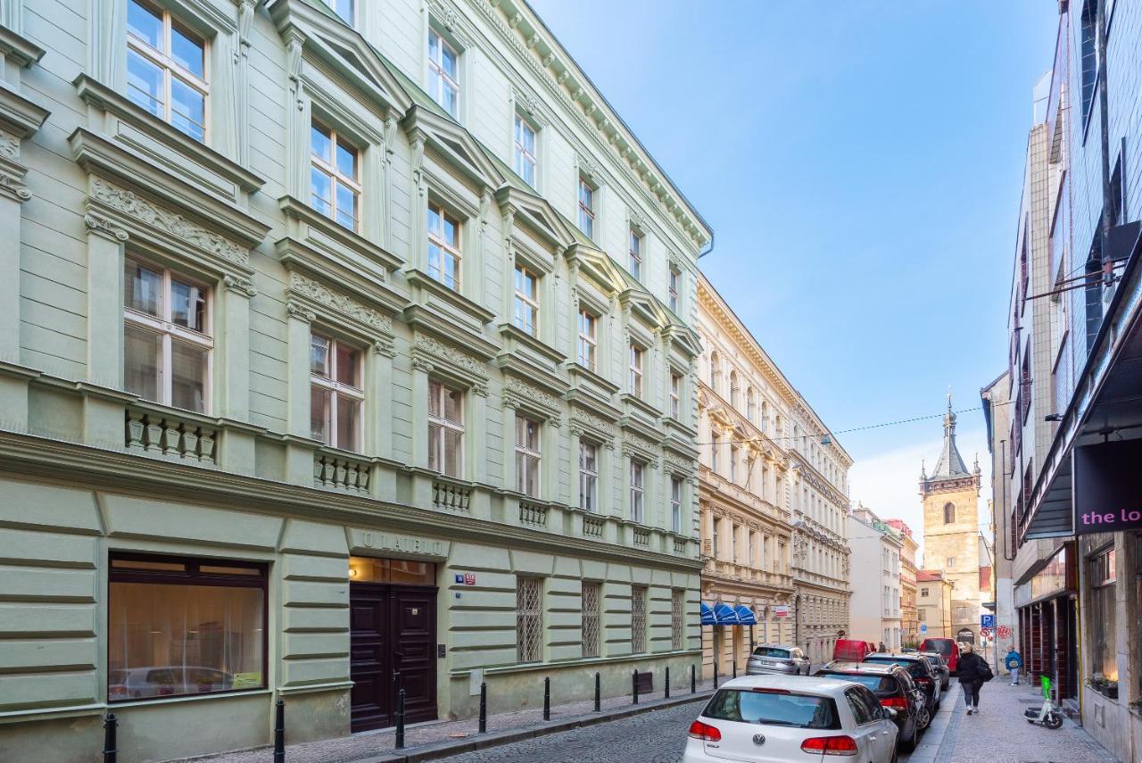 Budget Reznicka apartment Praag Buitenkant foto