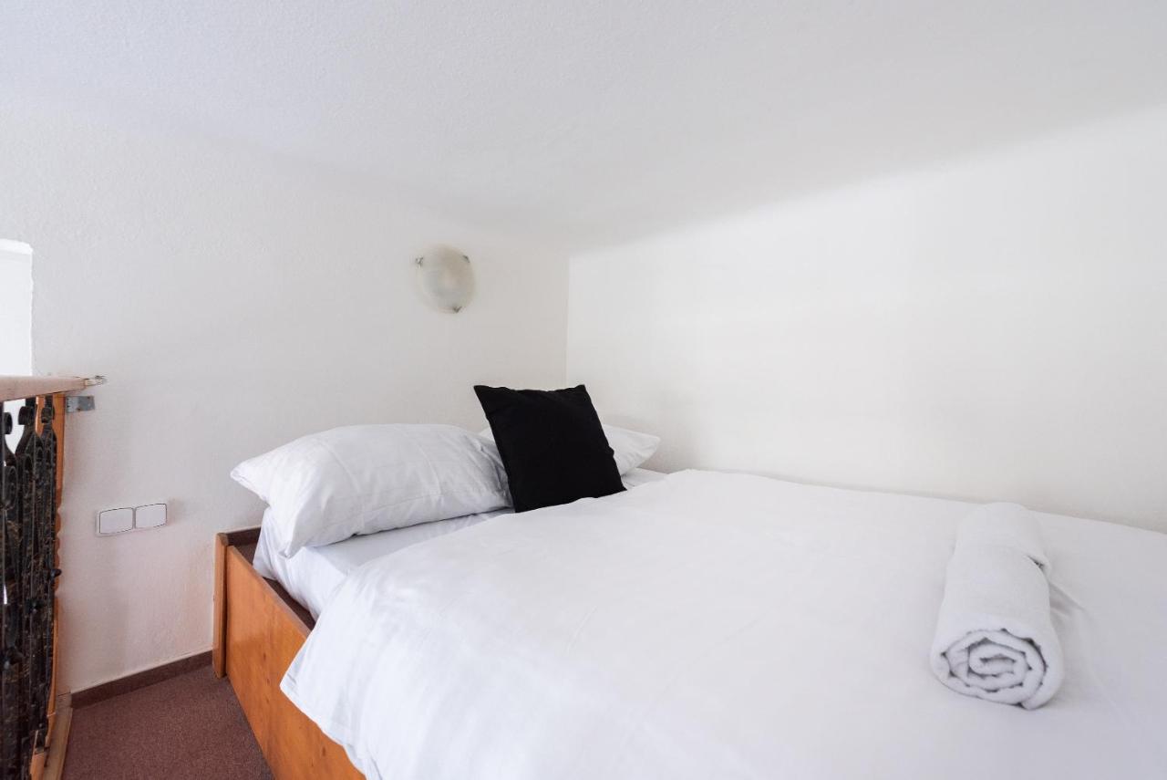 Budget Reznicka apartment Praag Buitenkant foto
